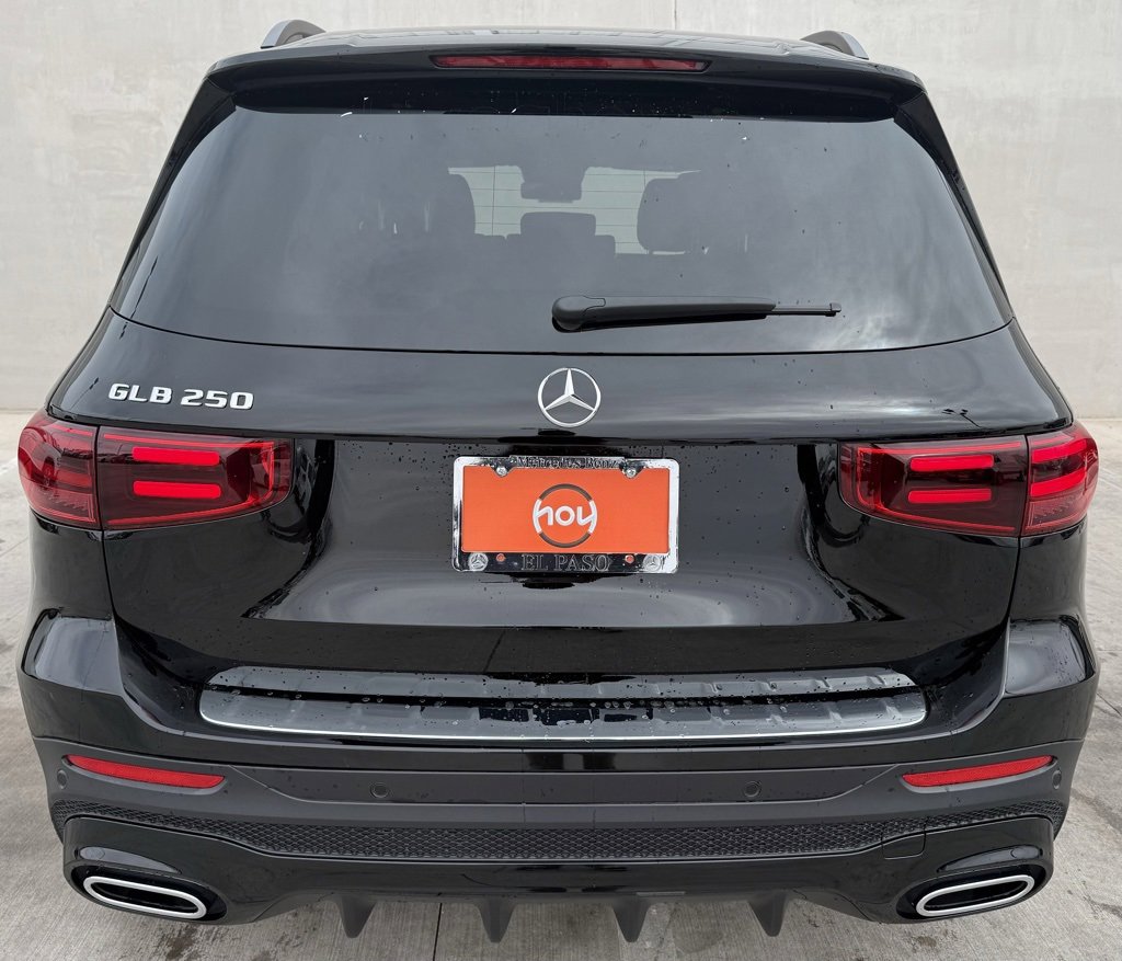 Used 2024 Mercedes-Benz GLB 250 image 4