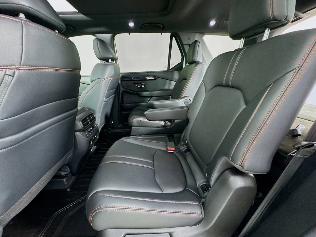 Used 2026 Honda Pilot TrailSport image 33