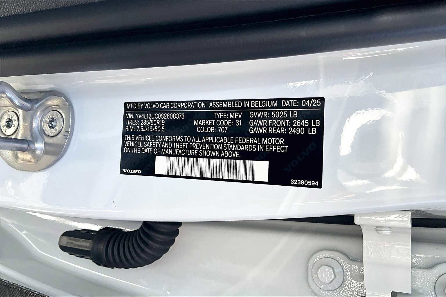 New 2025 Volvo XC40 B5 Plus w/ Protection Package Premier image 12