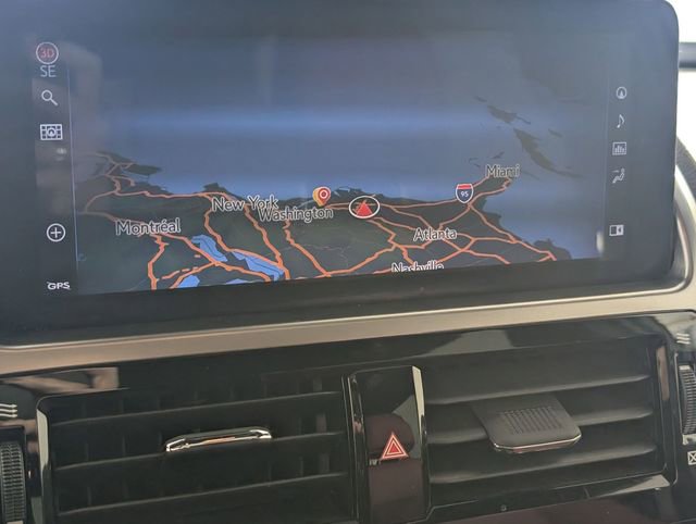 Used 2022 Lexus GX 460 Premium w/ Accessory Package image 22