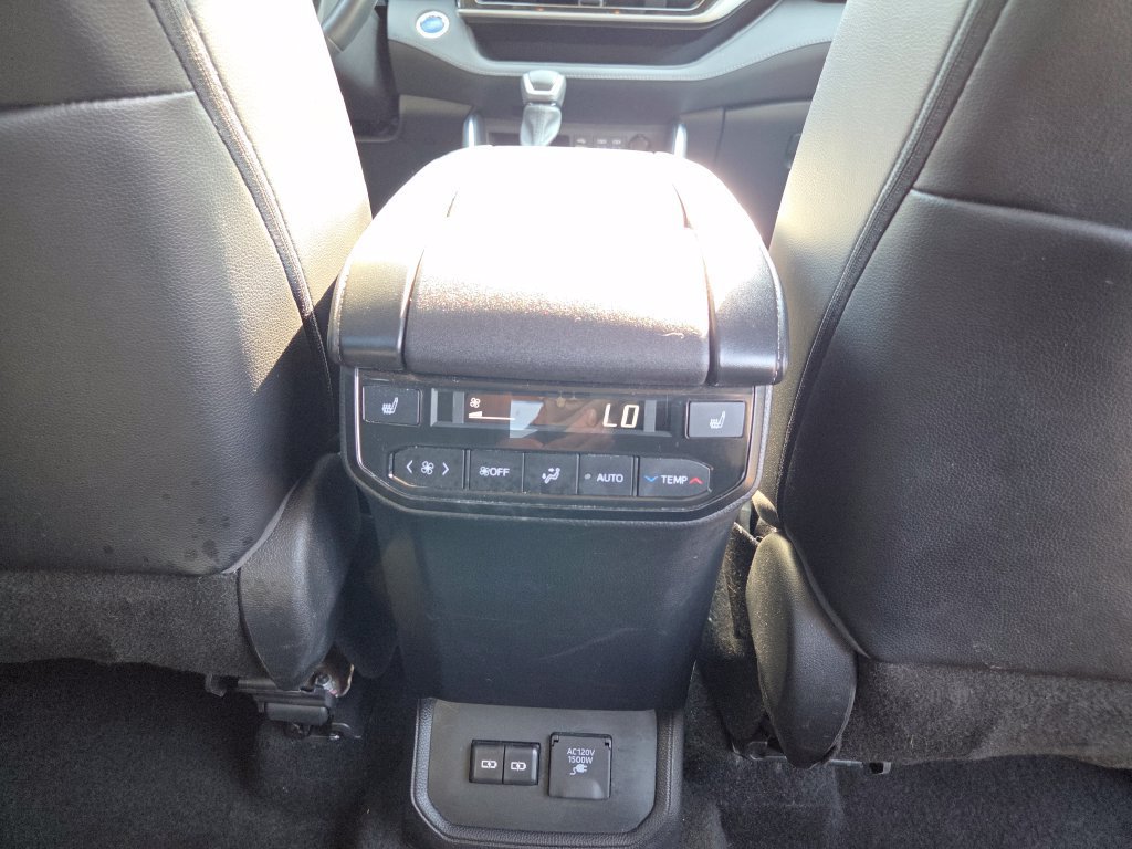 Used 2022 Toyota Highlander Platinum AWD/4WD image 35