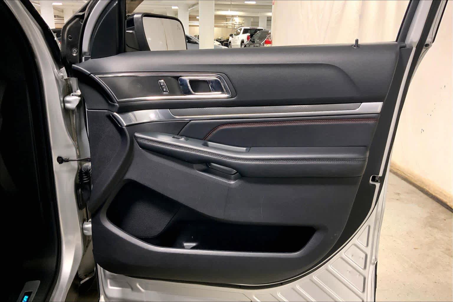 Used 2019 Ford Explorer Sport w/ Equipment Group 401A AWD/4WD image 22