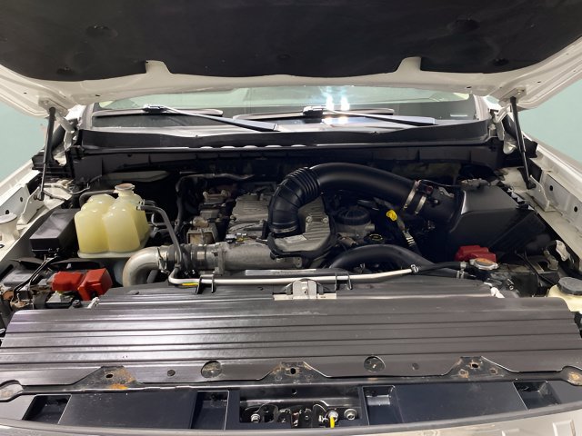 Used 2019 Nissan Titan SV w/ SV Convenience Package AWD/4WD image 31