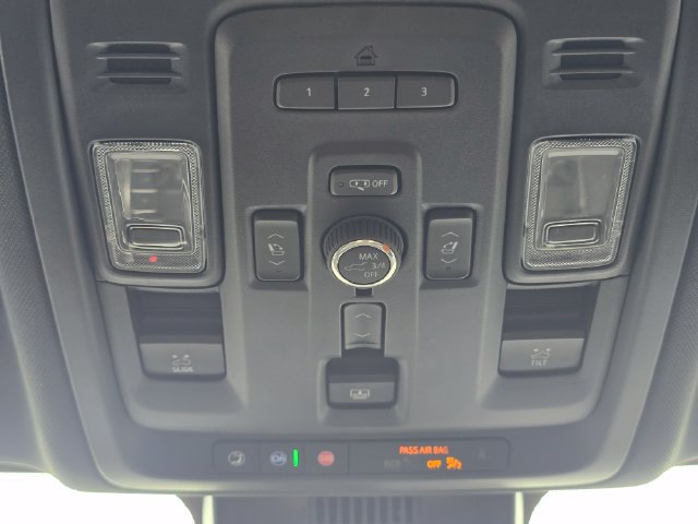Used 2024 Chevrolet Suburban High Country AWD/4WD image 24