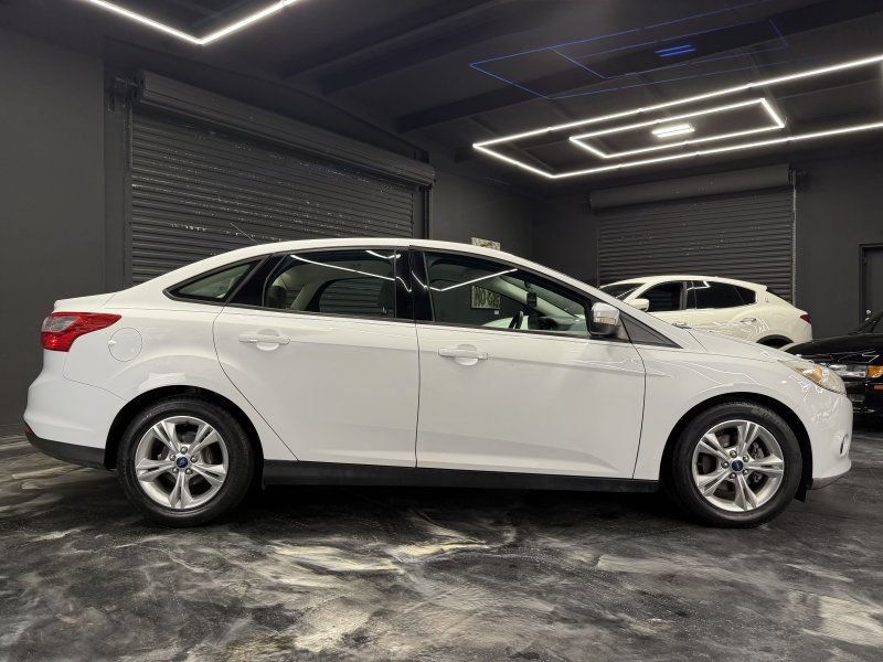 Used 2014 Ford Focus SE FWD image 4