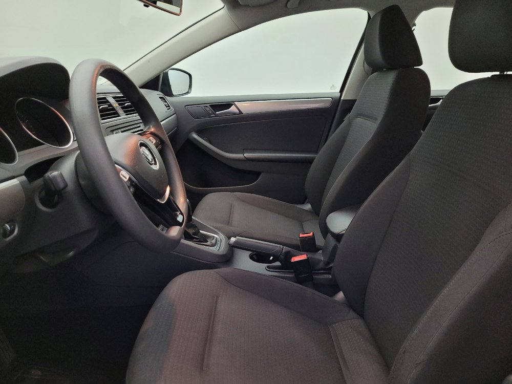 Used 2016 Volkswagen Jetta SE image 17