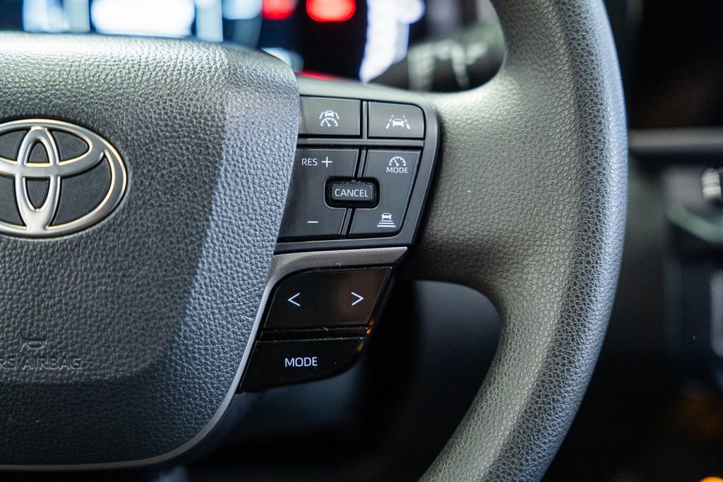 Used 2025 Toyota Camry LE image 24