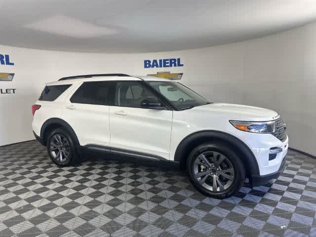 Used 2022 Ford Explorer XLT w/ Equipment Group 202A AWD/4WD image 6