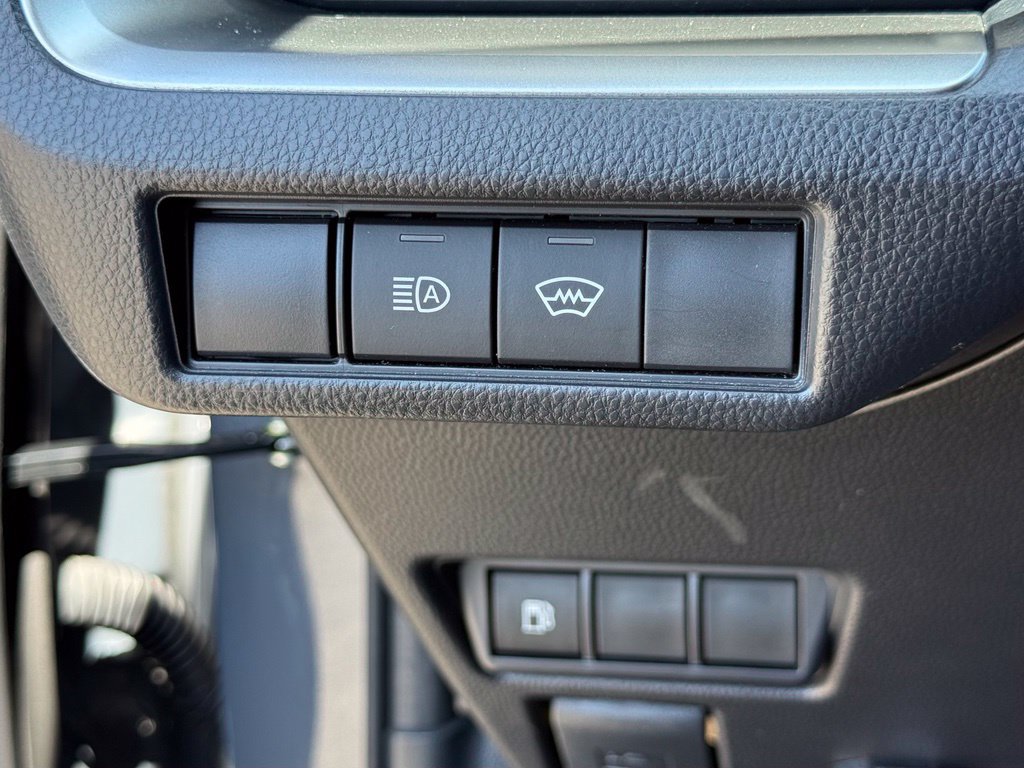 Used 2025 Toyota Prius LE FWD image 15
