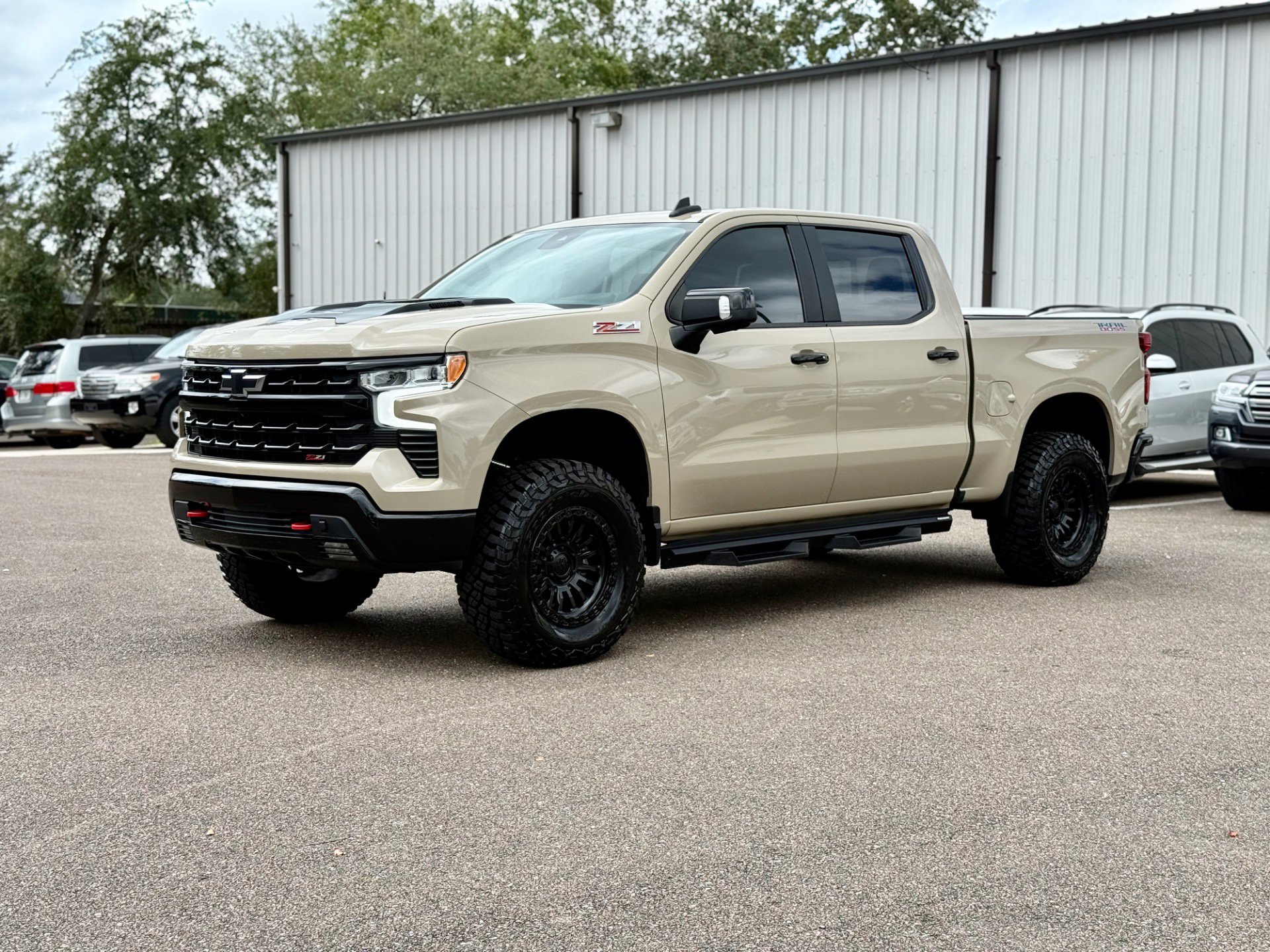 Used 2022 Chevrolet Silverado 1500 LT Trail Boss w/ LT Trail Boss Premium Package image 2