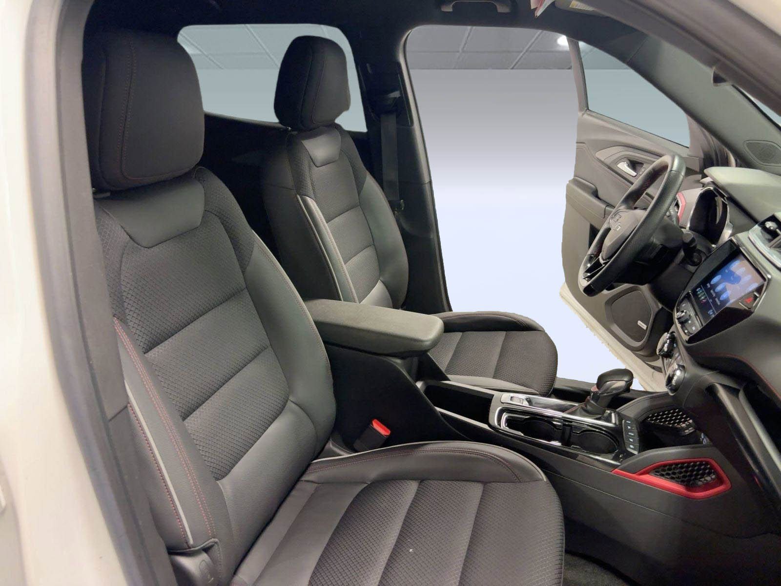 Used 2023 Chevrolet TrailBlazer RS w/ Technology Package image 31