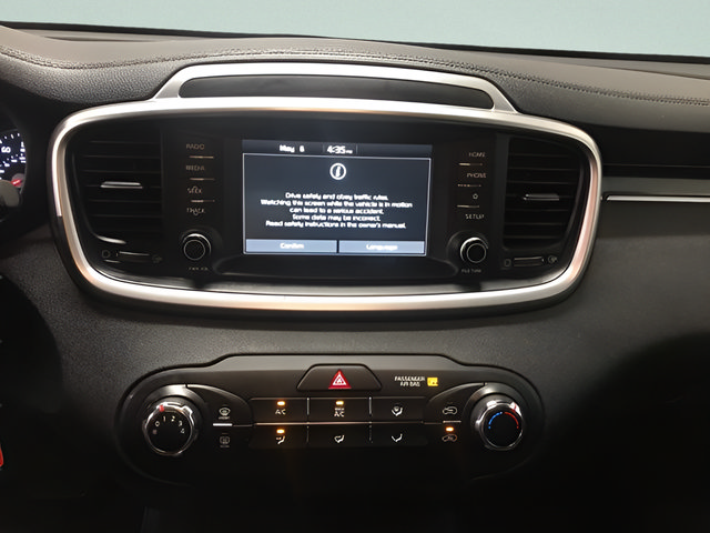 Used 2020 Kia Sorento LX AWD/4WD image 18