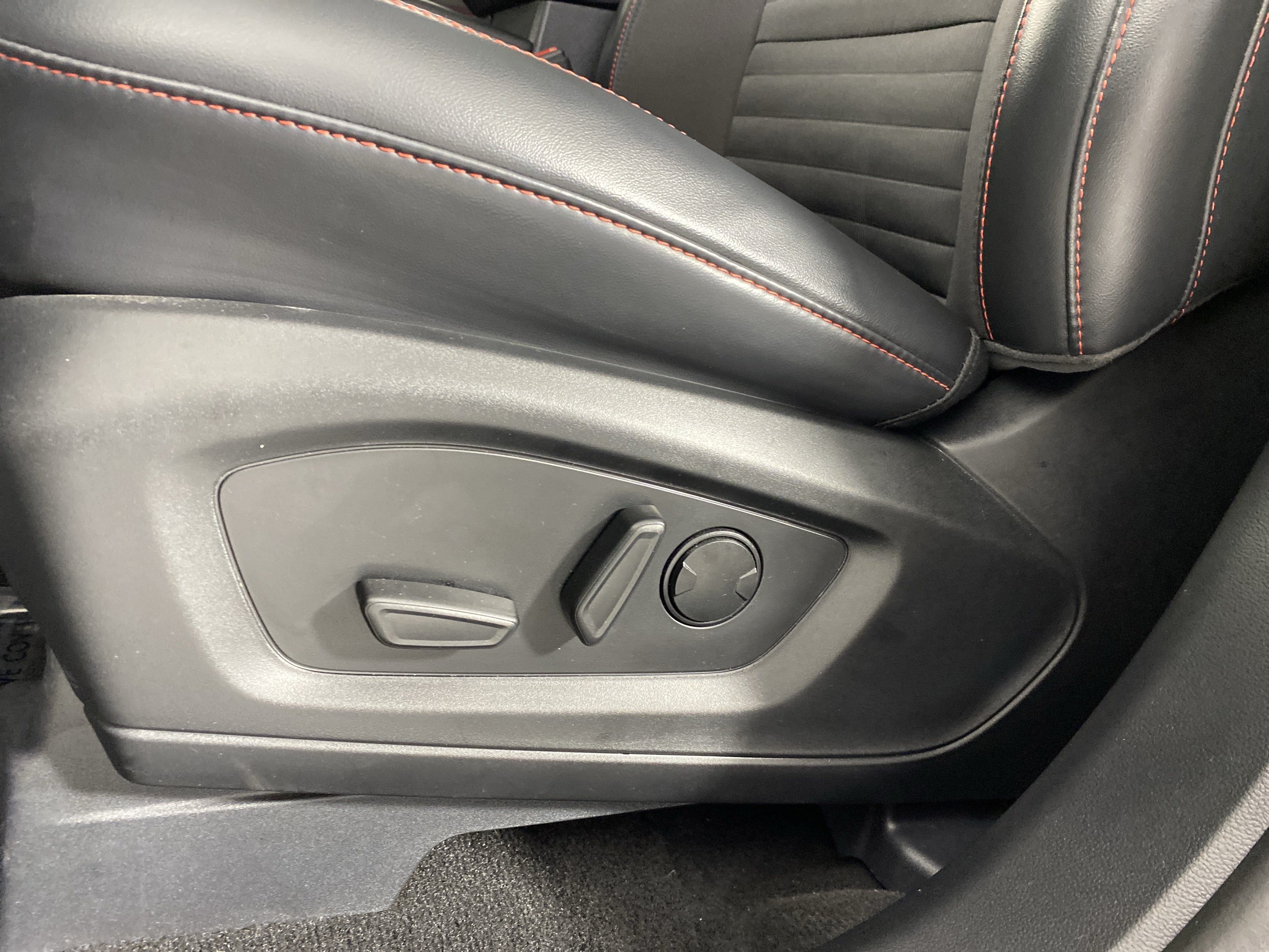 Used 2025 Ford Explorer ST-Line AWD/4WD image 18