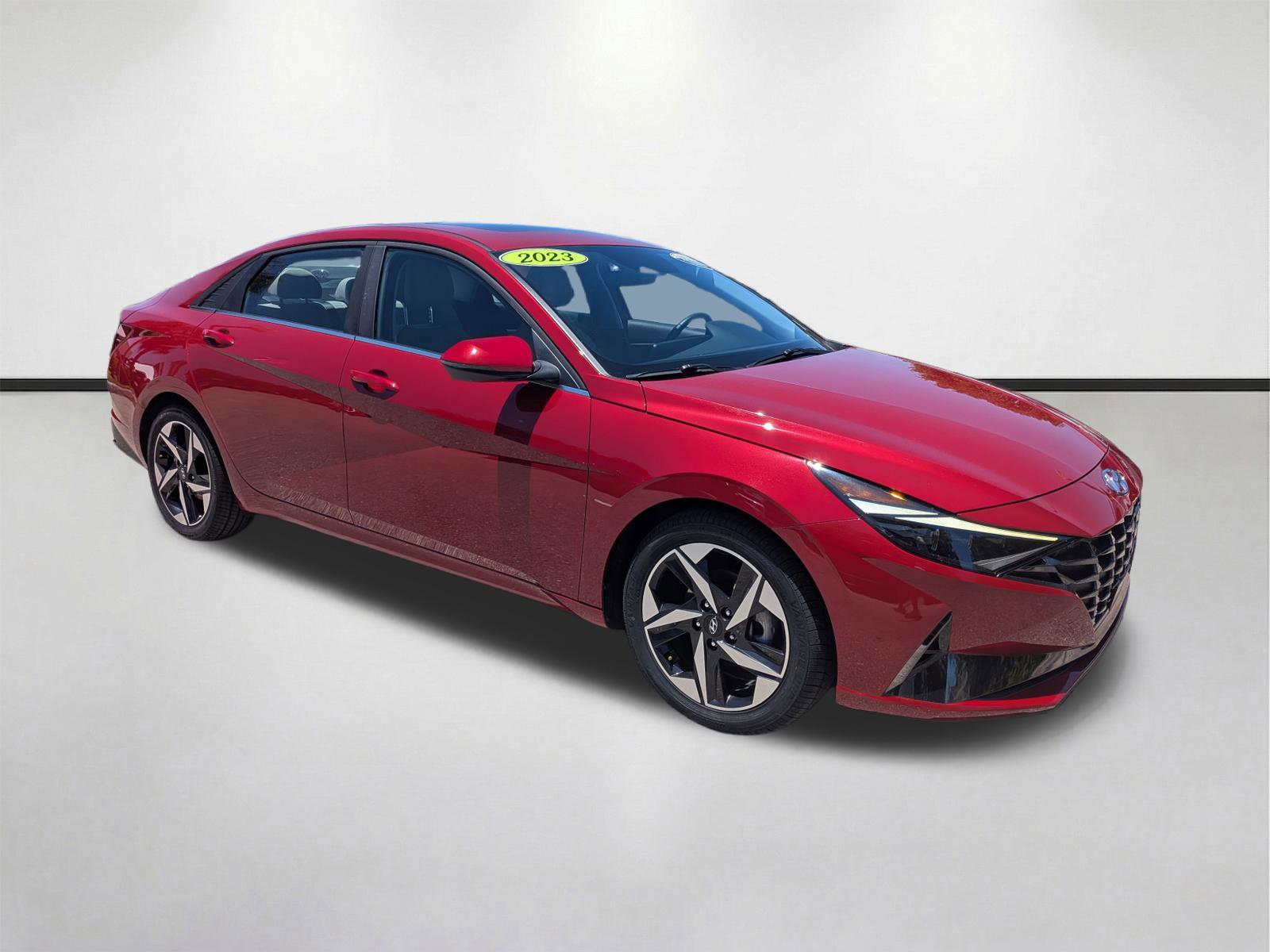 Used 2023 Hyundai Elantra Limited FWD image 2