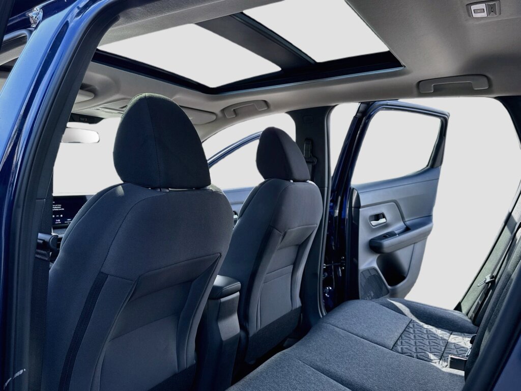New 2027 Nissan Kicks SV AWD/4WD image 7