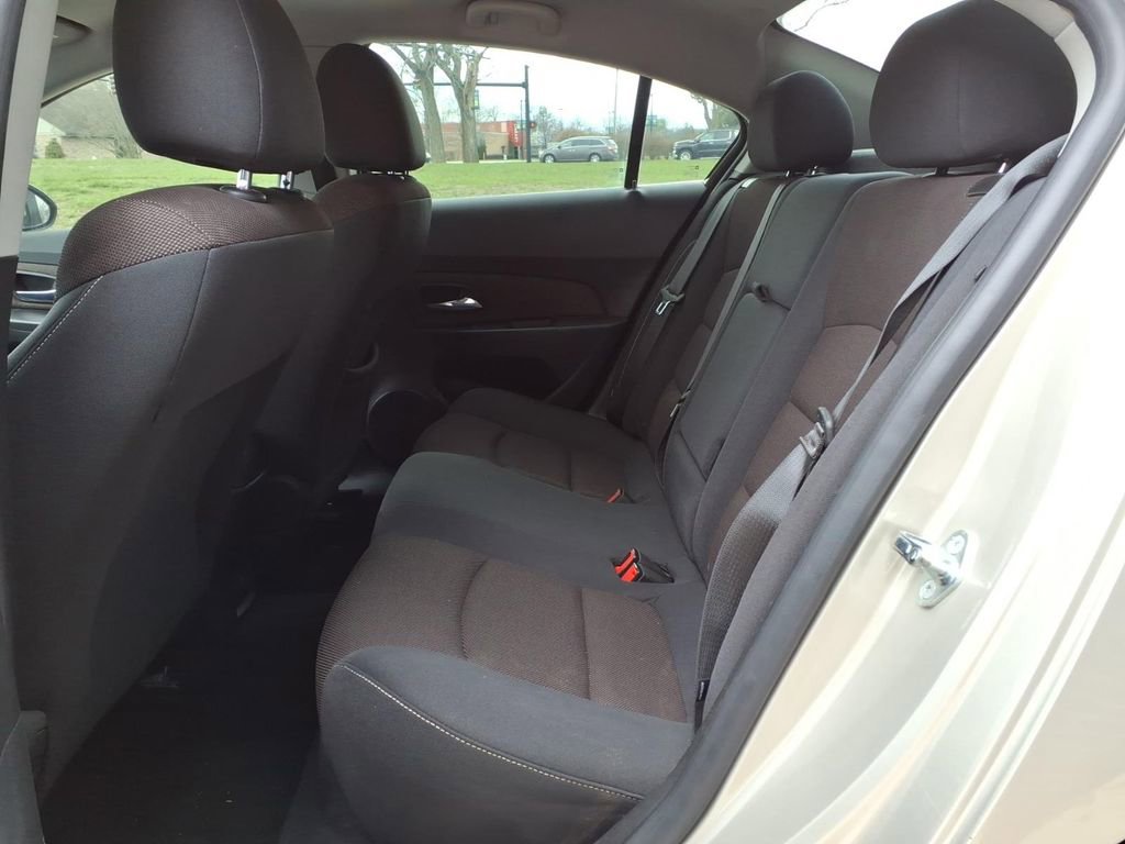 Used 2016 Chevrolet Cruze LT FWD image 25