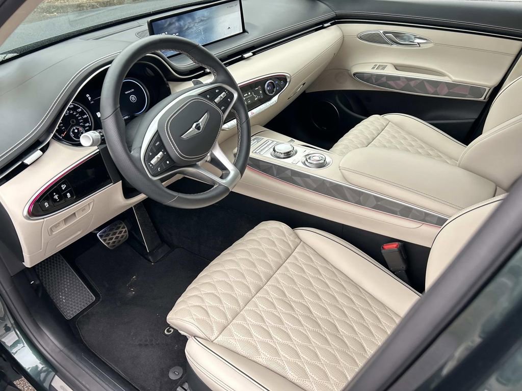 Used 2023 Genesis GV70 3.5T Sport w/ Sport Advanced Package image 16