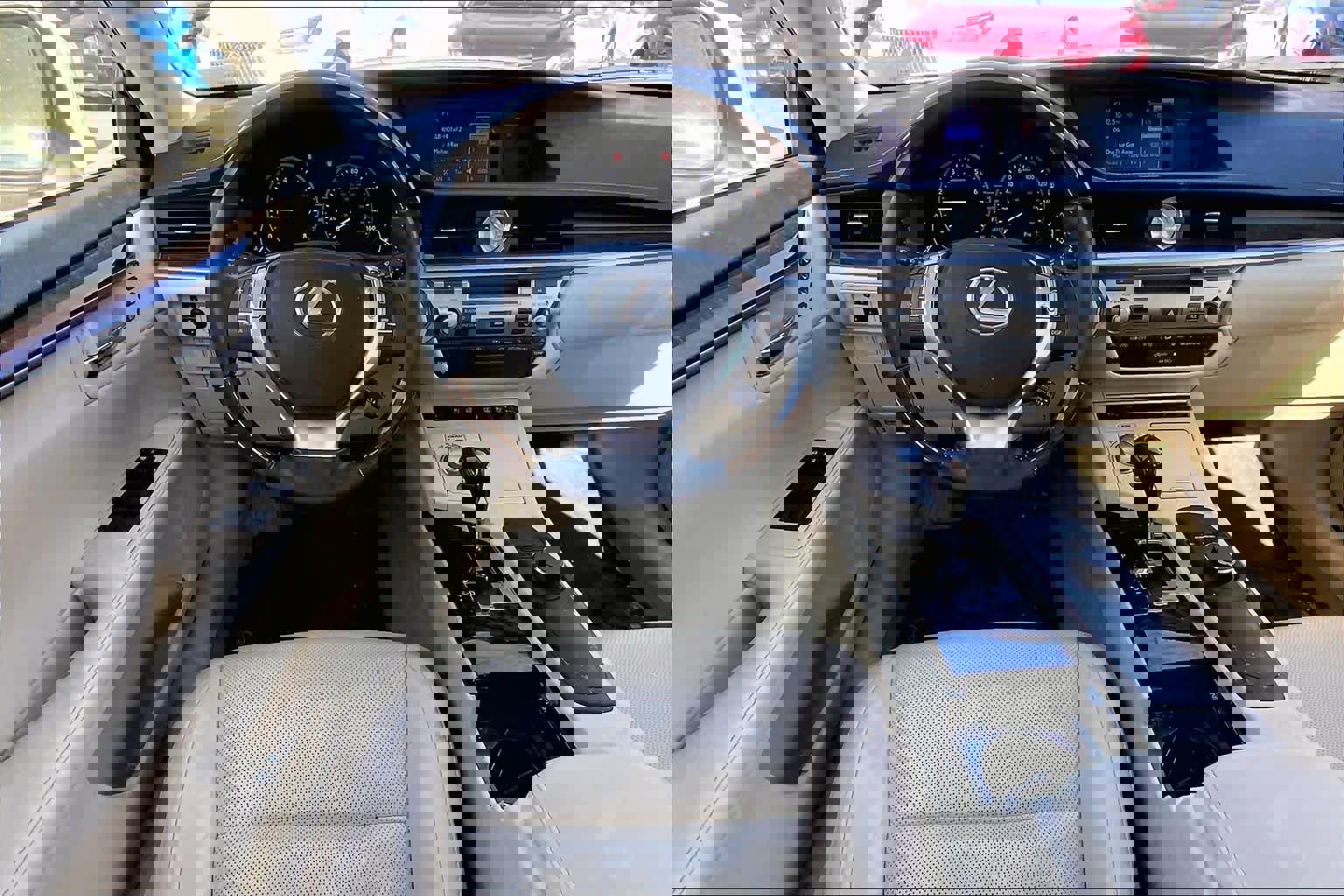 Used 2013 Lexus ES 350 w/ Luxury Pkg image 6