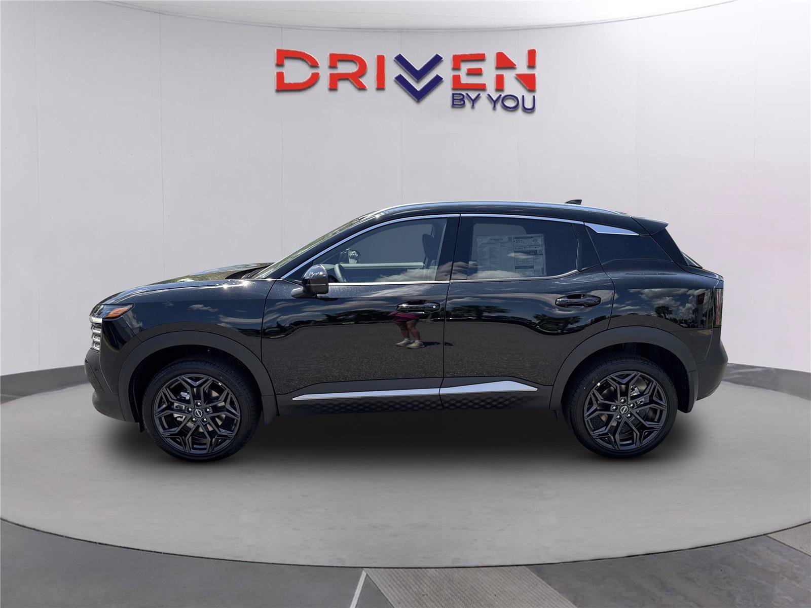 New 2026 Nissan Kicks SR FWD image 7