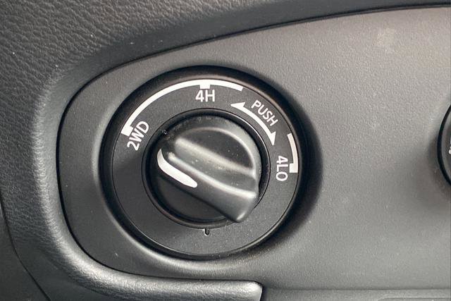 Used 2024 Nissan Frontier S w/ Graphics Package image 27