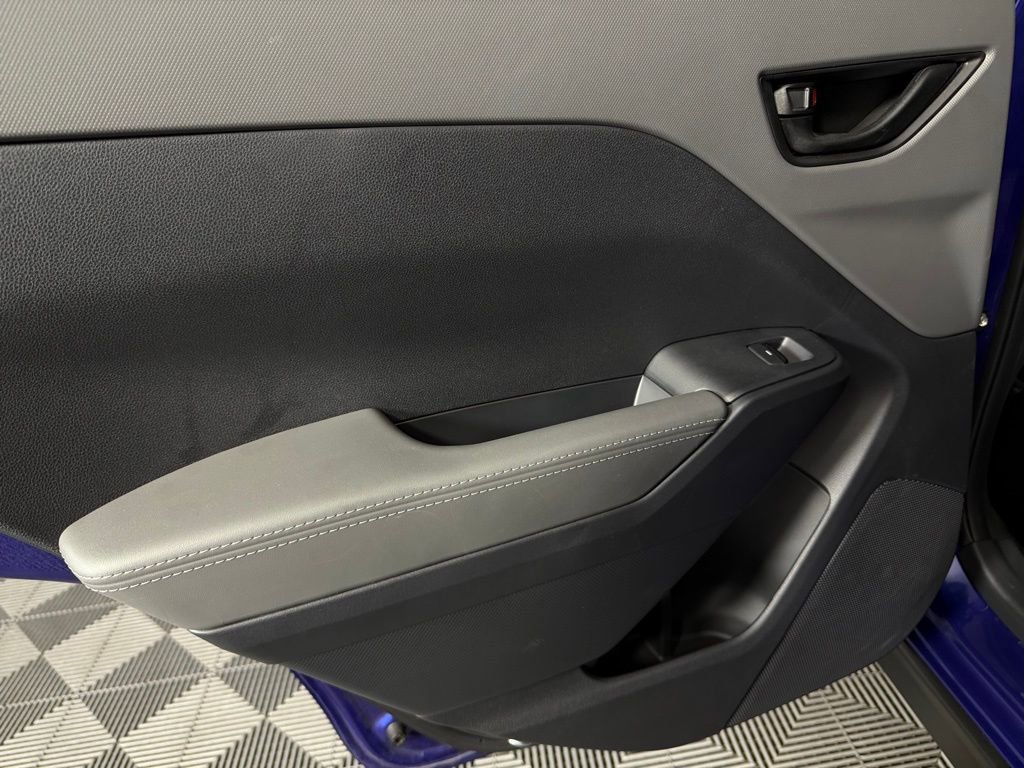 Used 2025 Subaru Crosstrek 2.0i Premium image 27