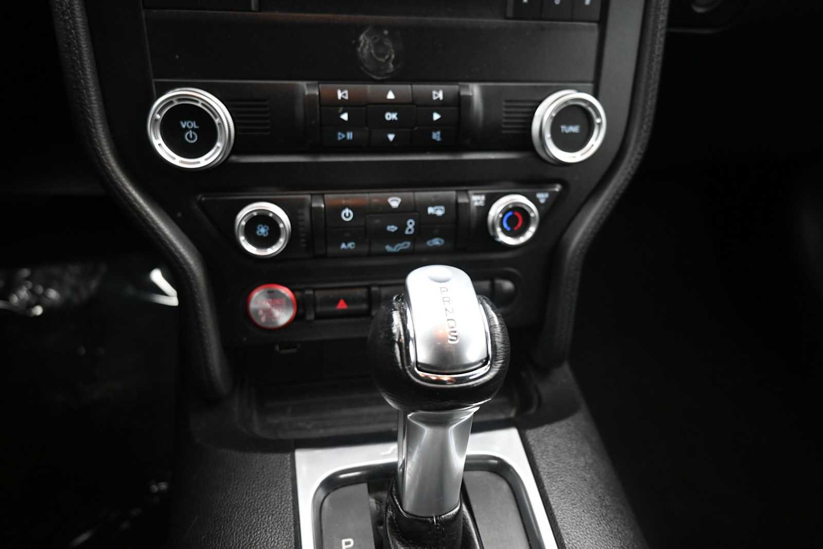 Used 2019 Ford Mustang Convertible RWD image 17