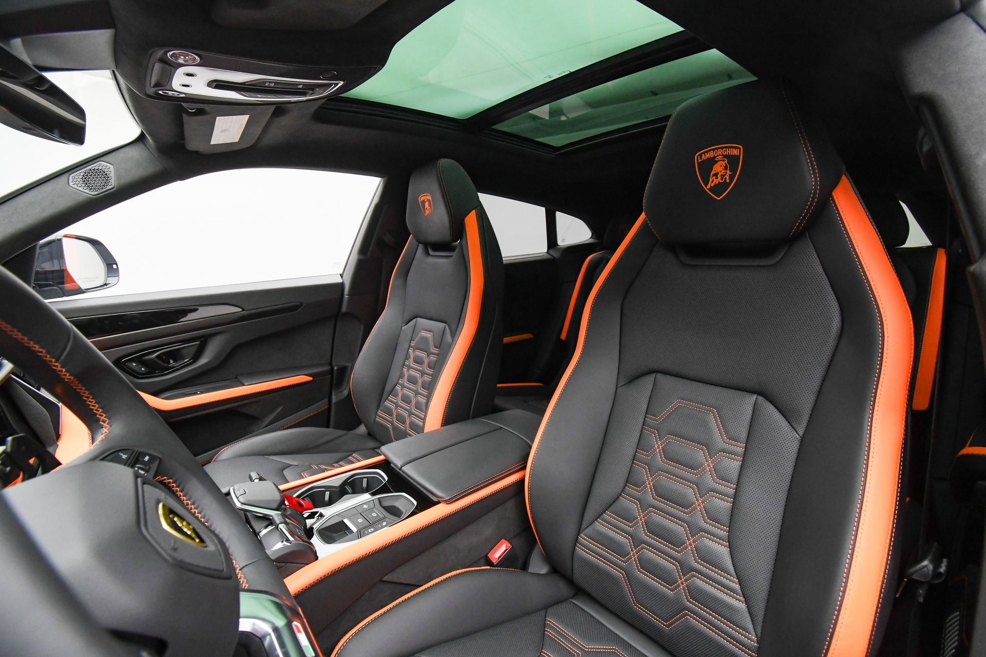 Used 2025 Lamborghini Urus SE image 53