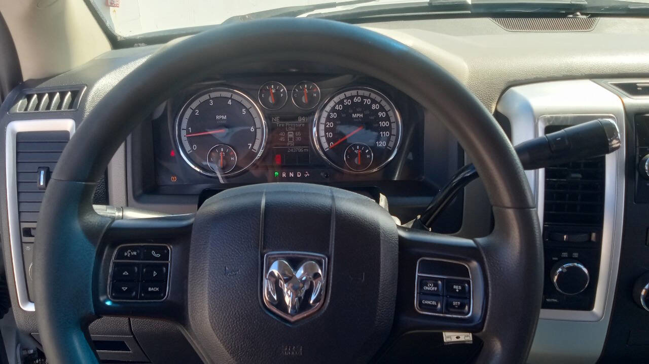 Used 2012 RAM 1500 Classic SLT w/ Protection Group AWD/4WD image 13