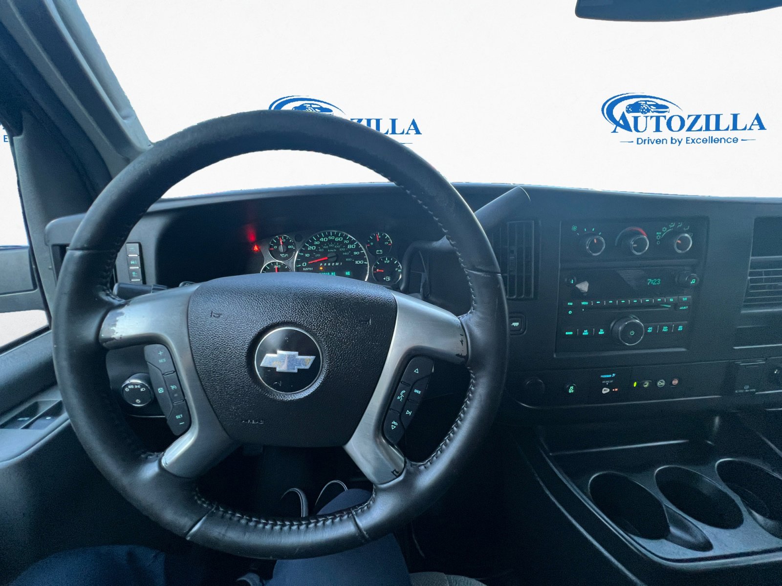 Used 2016 Chevrolet Express 3500 LT w/ LT Preferred Equipment Group image 9