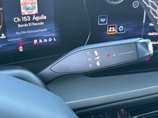 Used 2025 Chevrolet Traverse LT image 27