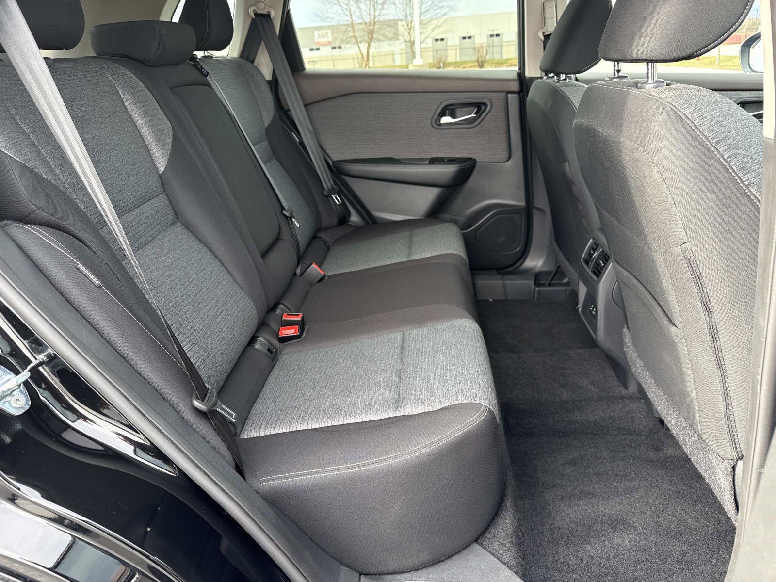 Used 2023 Nissan Rogue SV image 20