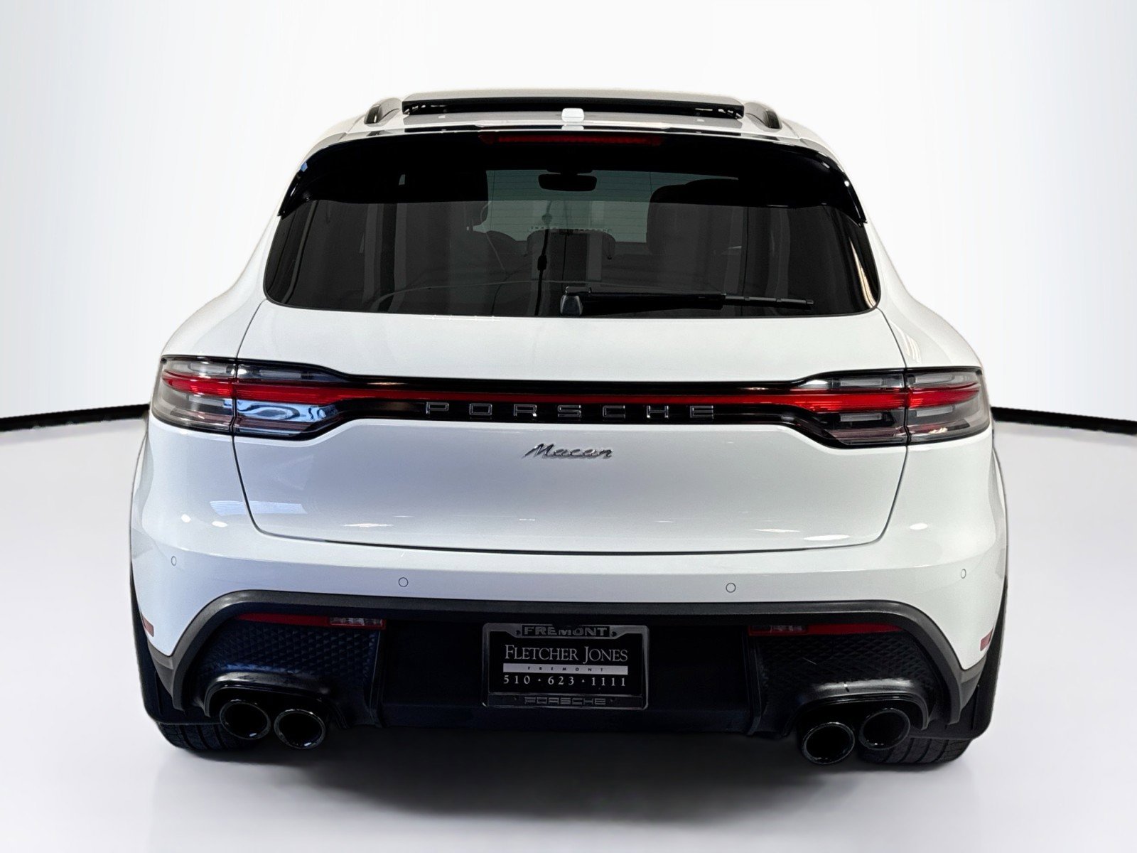 Certified 2022 Porsche Macan image 10
