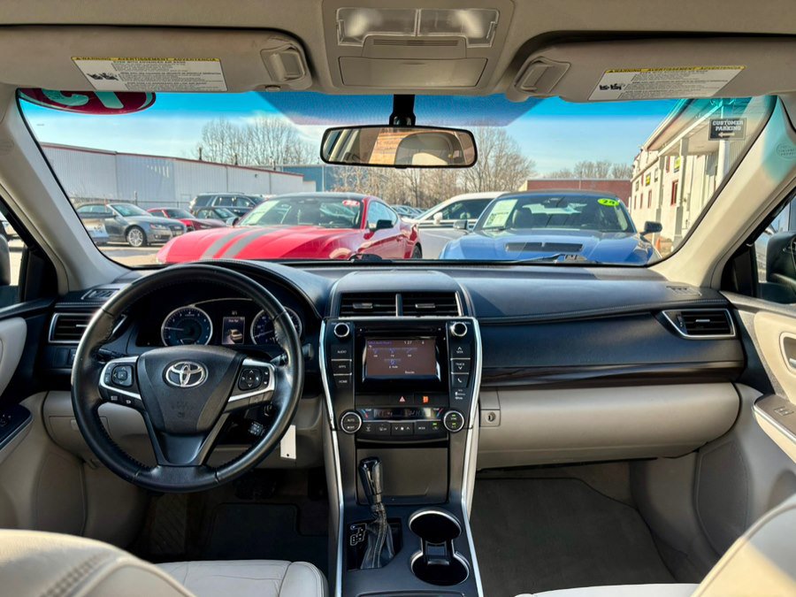 Used 2015 Toyota Camry XLE FWD image 12