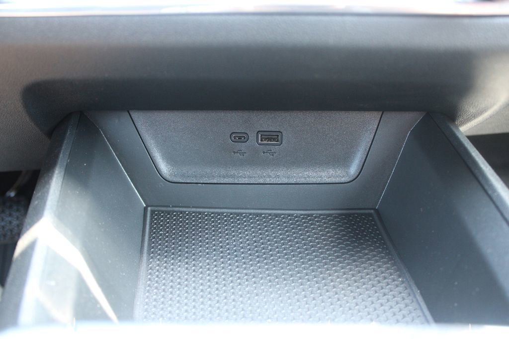 New 2026 Chevrolet Equinox ACTIV w/ Convenience Package III FWD image 40