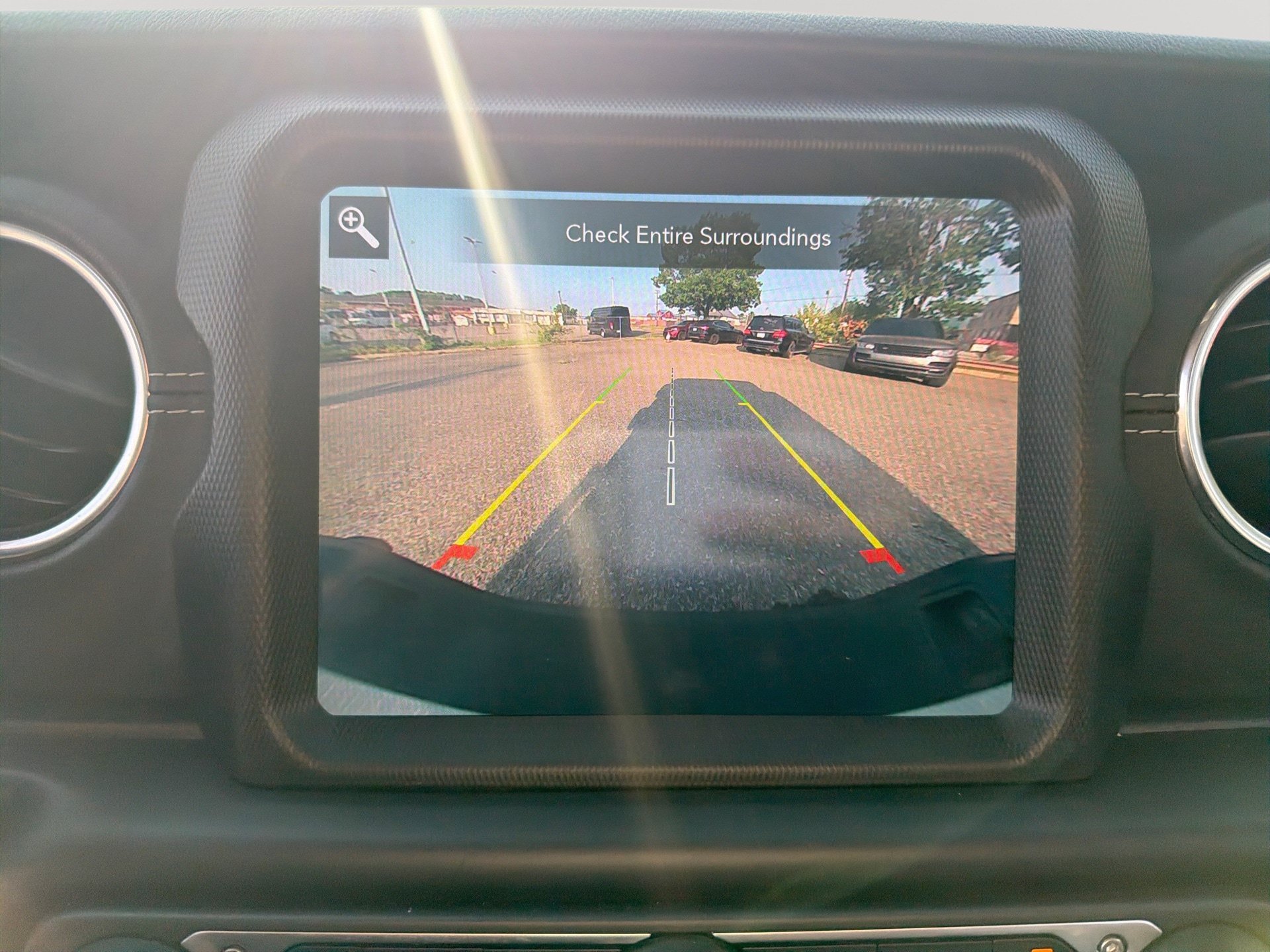 Used 2020 Jeep Gladiator Overland AWD/4WD image 13