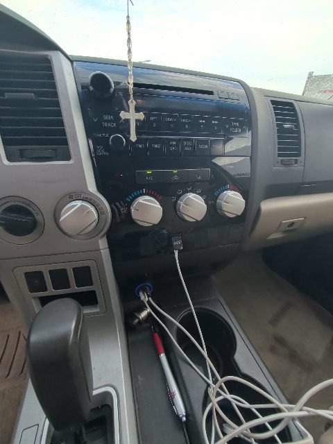 Used 2008 Toyota Tundra 4x4 CrewMax image 11
