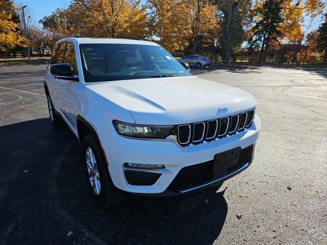 Used 2023 Jeep Grand Cherokee Limited w/ Luxury Tech Group II image 8