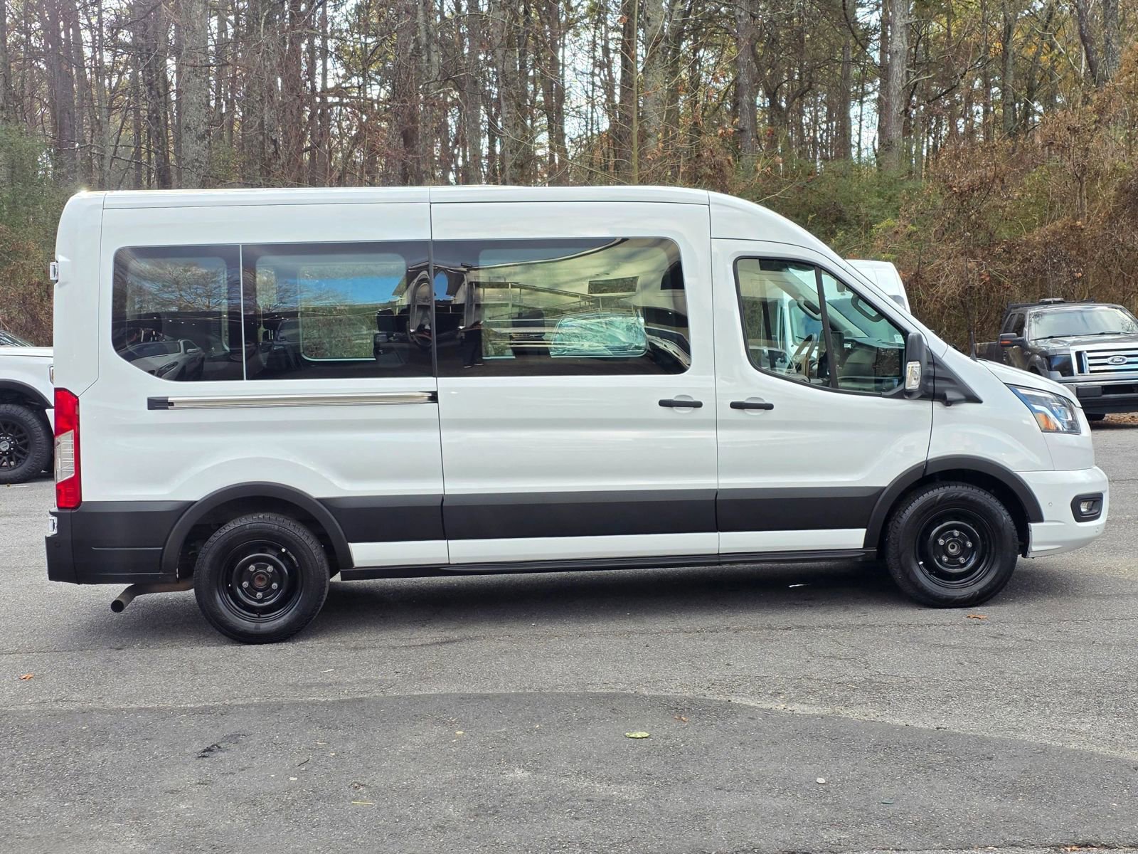 Used 2023 Ford Transit 350 XLT RWD image 9