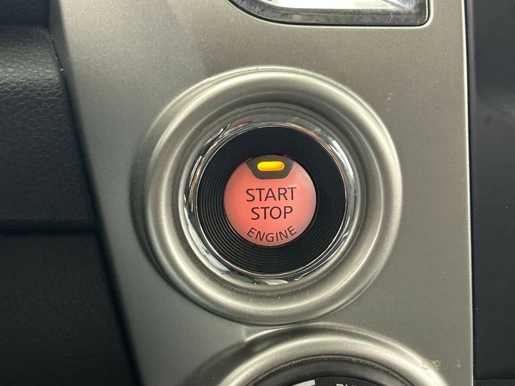 Used 2019 Nissan Titan SV w/ SV Convenience Package image 14