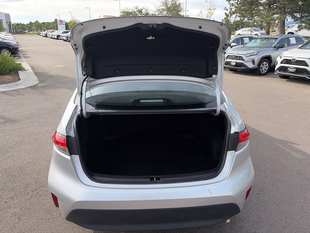 Used 2025 Toyota Corolla LE FWD image 16