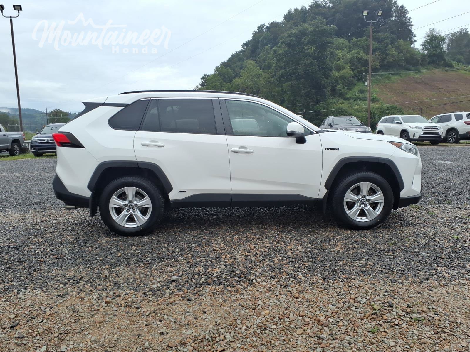Used 2019 Toyota RAV4 XLE w/ Convenience Package AWD/4WD image 4