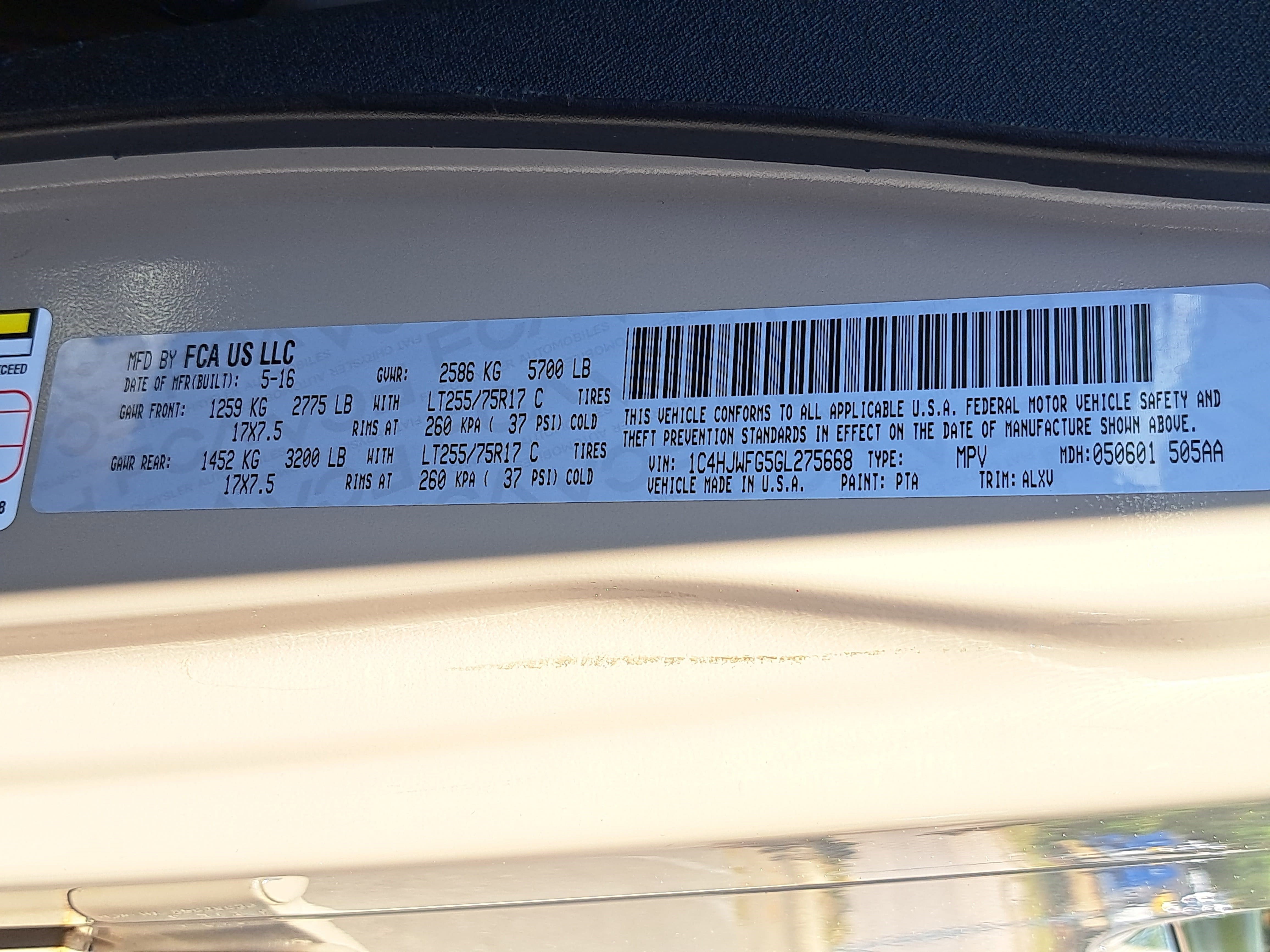 Used 2016 Jeep Wrangler Unlimited Rubicon w/ Connectivity Group image 32