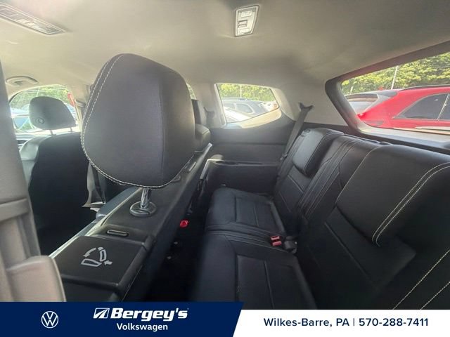 Certified 2023 Volkswagen Atlas SE w/ Black Wheel Package AWD/4WD image 11