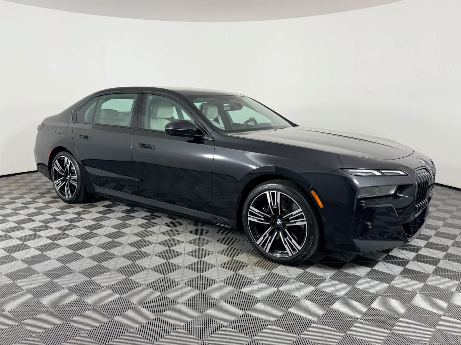 Used 2025 BMW 760i xDrive