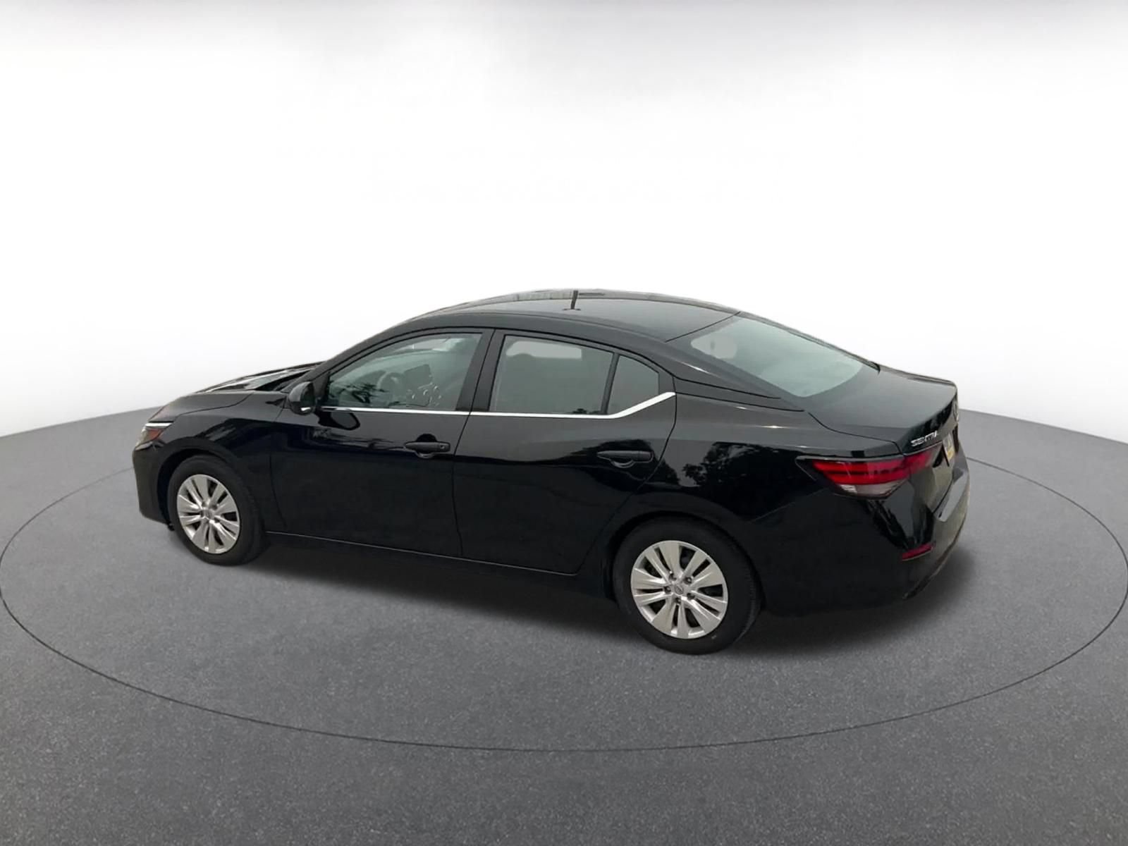 Used 2025 Nissan Sentra S FWD image 9