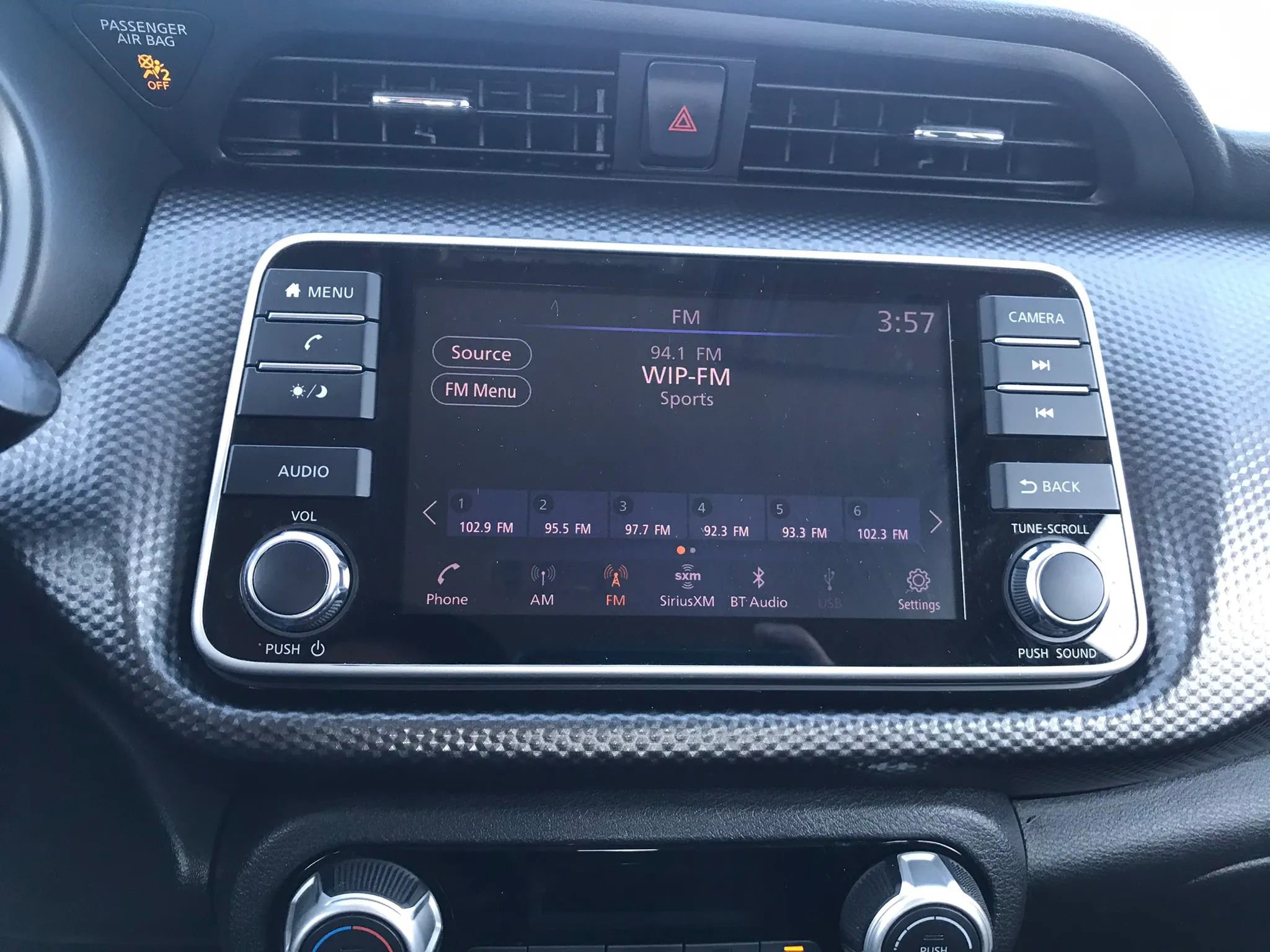 Used 2019 Nissan Kicks SV image 17