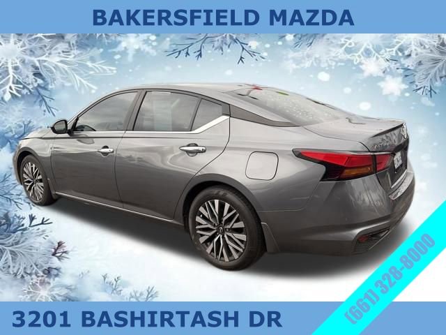 Used 2024 Nissan Altima 2.5 SV image 3