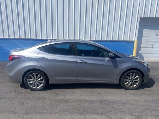Used 2015 Hyundai Elantra SE w/ Option Group 03 FWD image 1