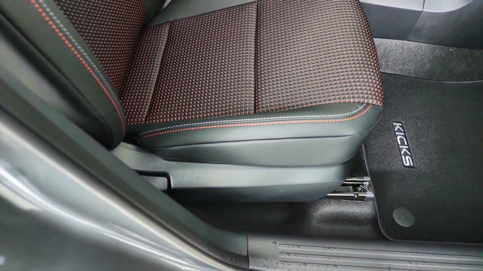 Used 2026 Nissan Kicks SR w/ Illumination Package AWD/4WD image 26