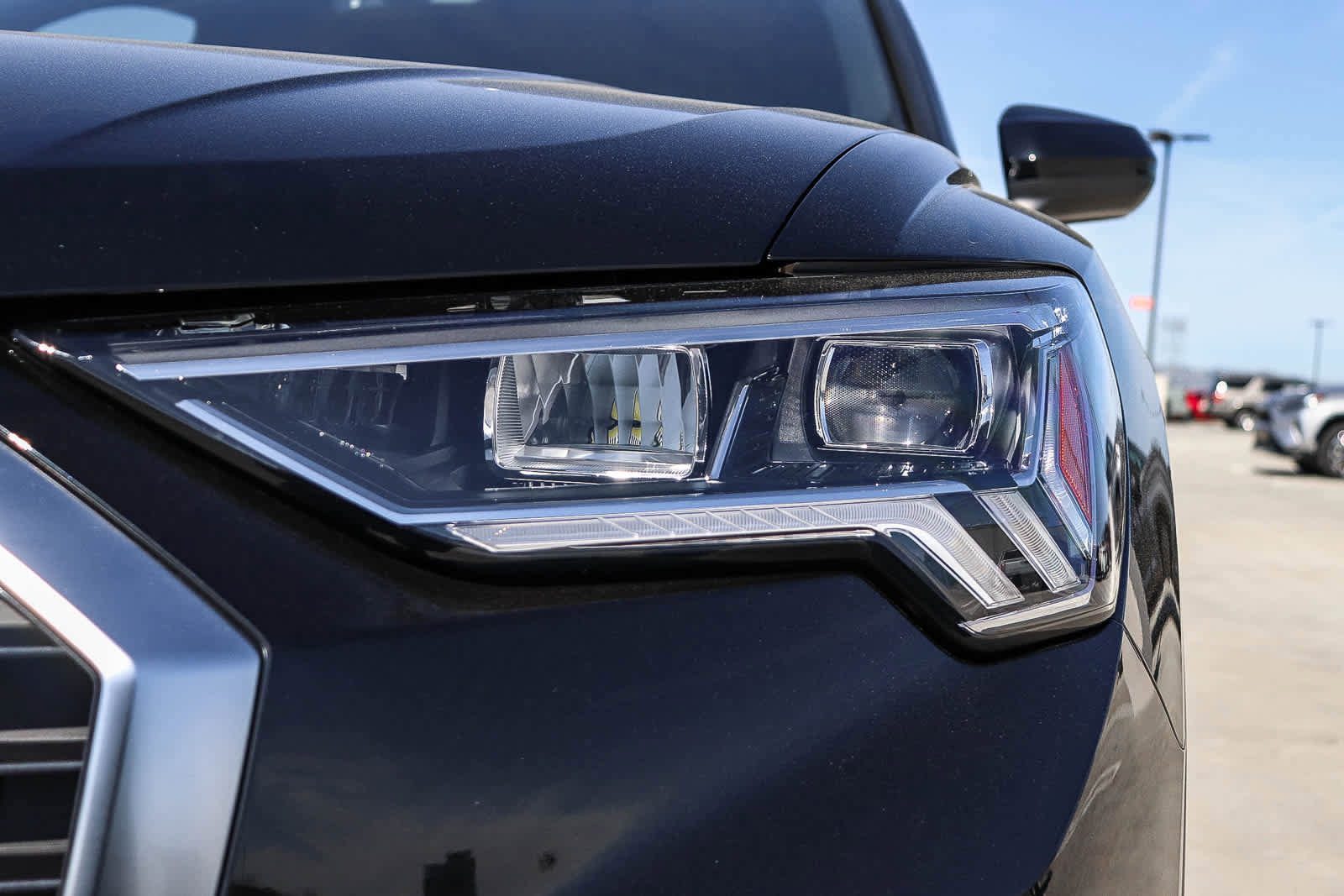 Used 2025 Audi Q3 2.0T Premium w/ Convenience Package image 7